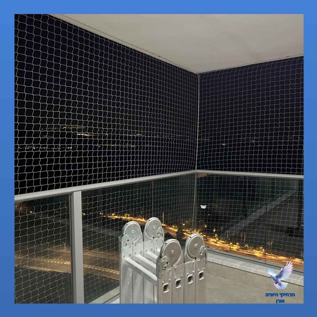 הרחקת יונים ברעננה הרחקת יונים ברעננה - התקנת רשת נגד יונים